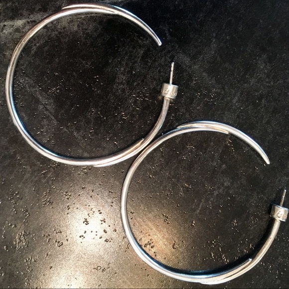 :: S&D Signature SIlver Hoops Sterling Silver - Picture 4 of 5